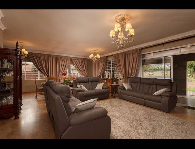 4 BEDROOM HOUSE FOR SALE IN BRACKENHURST